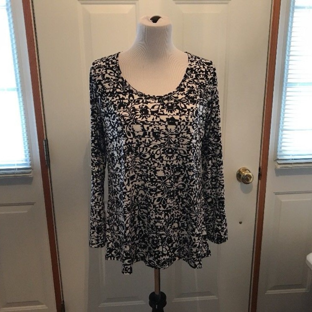 Lularoe black & white long sleeve shirt - womens L